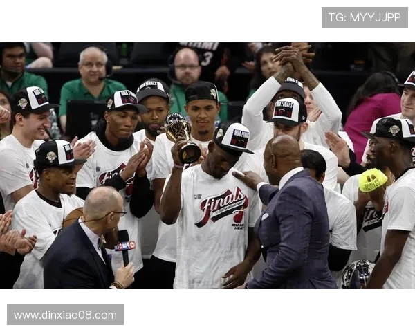 ✅体育直播🏆世界杯直播🏀NBA直播⚽- 神十九航天员进入塔架九层平台 做发射前准备- sports